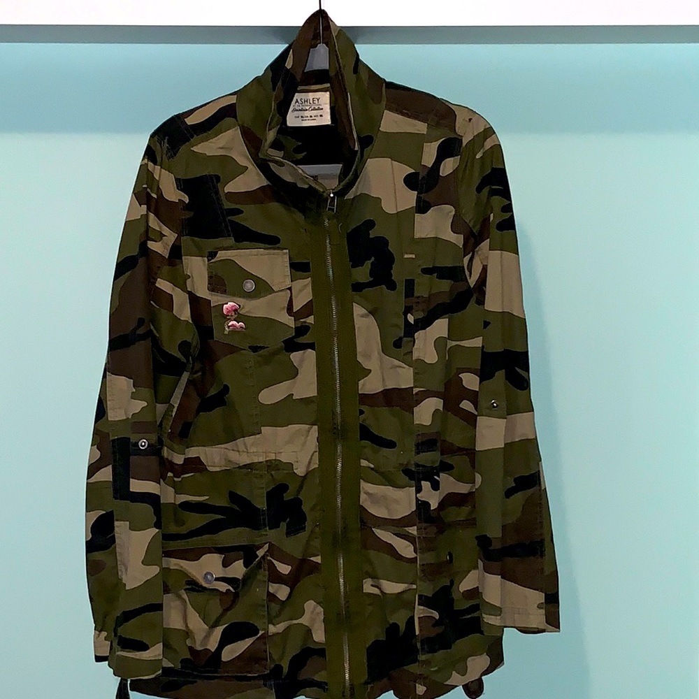 Form fitting CAMO jacket!! 🧥